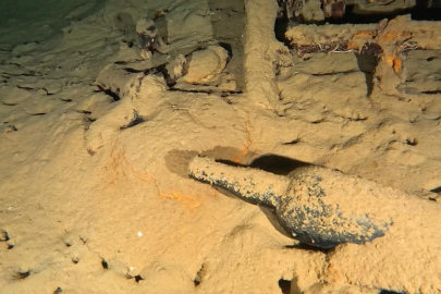 Gelibolu derinliklerinde 110 yıllık şarap şişesi gün yüzüne çıktı