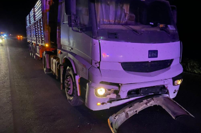 Tavşanlı’da tır otomobile çarptı: Aynı aileden 4 kişi yaralandı