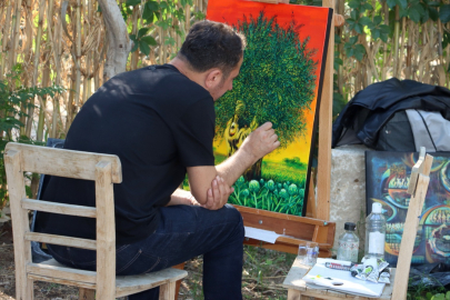 Zamanı boyayan ressamlar, depremin vurduğu memleketlerinde buluştu