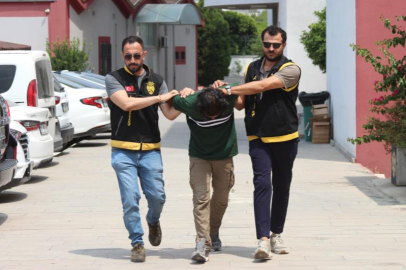 Adli kontrolle serbest kalmıştı, yeni görüntüleri çıktı: Yaşlı adamı da sopayla dövmüş