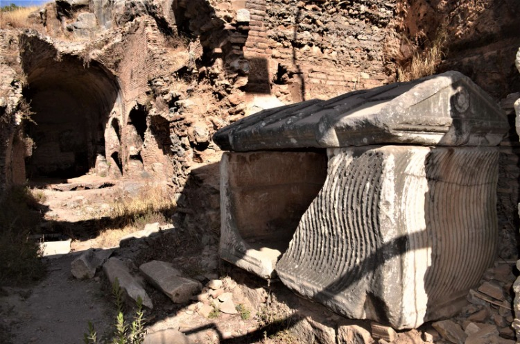 İKİ BÜYÜK DİNDE YER ALAN EFSANE