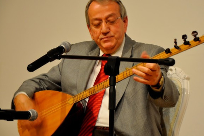 Türk halk müziği'nin ustası Mehmet Erenler 79 yaşında hayatını kaybetti