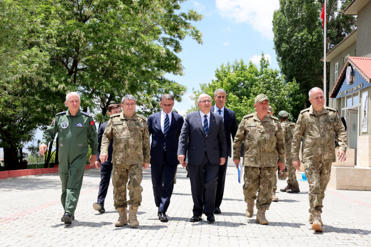 Milli Savunma Bakanı Yaşar Güler’den İran sınırında denetim 2