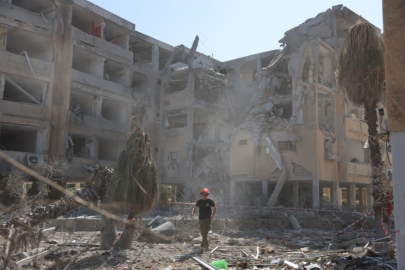 İran’dan İsrail’e balistik füze saldırısı: Hastane ve borsa binası vuruldu