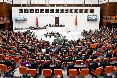 Meclis’te kabul edildi: 5 bin nüfuslu yerleşimlere belediye kurulabilecek, TSK personel düzenlemesi ve yeni atama yetkileri geliyor!