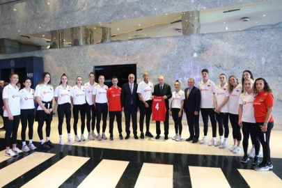 Cumhurbaşkanı Erdoğan'dan Filenin Sultanları'na moral ziyareti