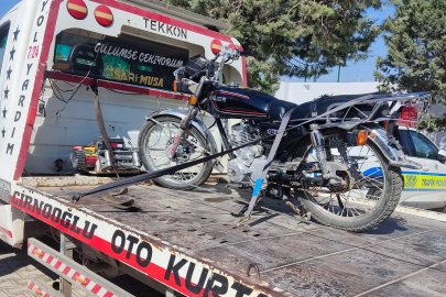 Hatay’da motosiklet üzerinde ölümüne tehlikeli gösteri yapan sürücünün ehliyetine el konuldu