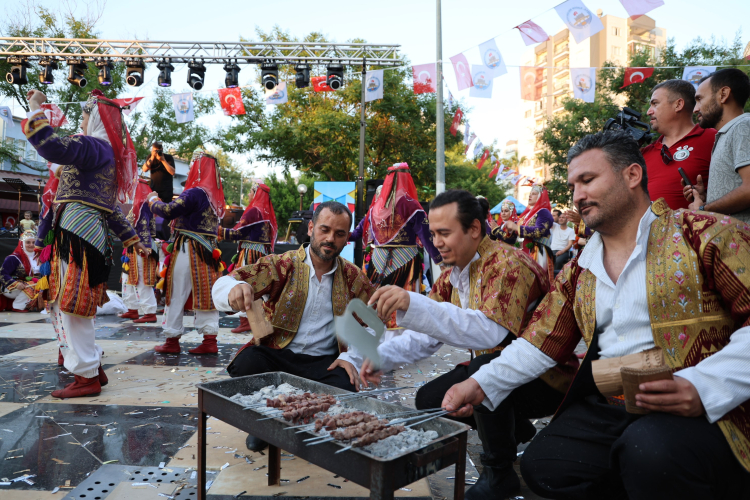 Kozan’da 3 dev projenin temeli atıldı! İsmet Atlı Er Meydanı, hayvan barınağı ve kültür evi geliyor 5