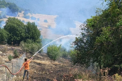 Antalya Kumluca’da orman yangını: Havadan ve karadan müdahale sürüyor