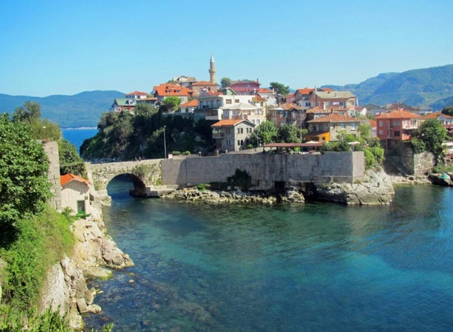 Karadeniz’in Huzurlu Köşesi: Amasra