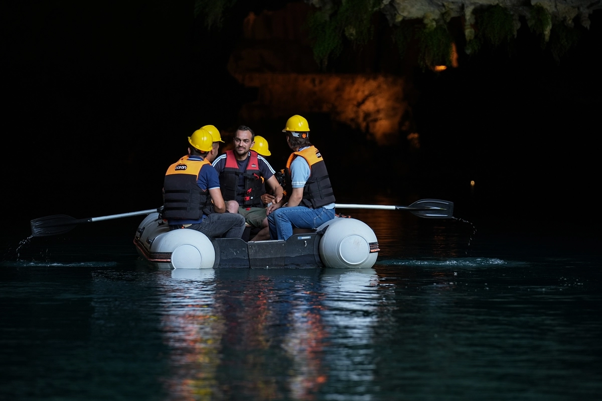 Türkiye'nin gizemli cenneti: Altınbeşik Mağarası'nın su altı dünyası görüntülendi
