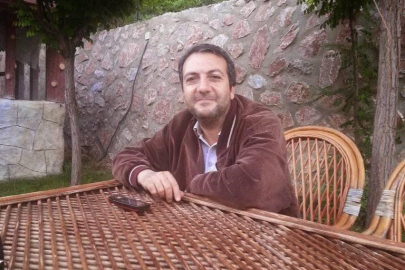 Yılan ısıran adam hastanede tedavi altında