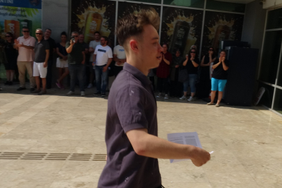 YKS maratonu nefes kesti: Son dakikada sınav salonuna koşarak girdi, alkışlarla uğurlandı