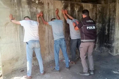 Adana’da uyuşturucuya geçit yok: 65 şüpheli yakalandı