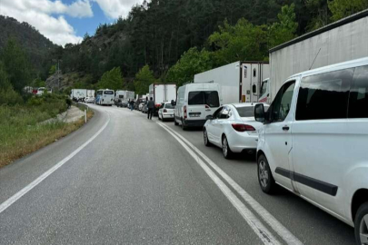 İki otomobilin çarpıştığı kazada 6 kişi yaralandı