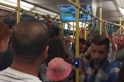 Bursa metrosunda yer kavgası! Tartışan yolcuları güvenlik ayırdı