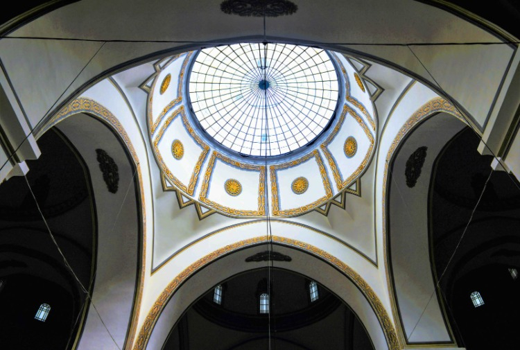 KUTSAL EMANET: KABE'NİN ÖRTÜSÜ NEDEN ULU CAMİ'DE?