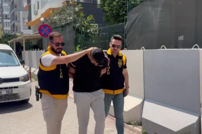 Adana’da park halindeki minibüsten 31 bin uyuşturucu çıktı