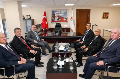 Adana Valisi Köşger Adana Defterdarlığı’nı ziyaret etti