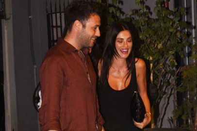 Gazetecilerden kaçarken çıkmaz sokağa girdiler: Yüsra Geyik ve Ozan Dolunay'ın panik anları!