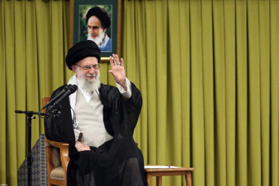 İran'ın dini lideri Hamaney'den ateşkes sonrası ilk açıklama: ABD'nin yüzüne sert bir tokat vurduk, gerekirse tekrarlarız!