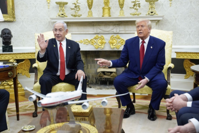 Trump'ın "Netanyahu davaları iptal edilsin" çağrısı İsrail'i böldü: İktidardan destek, muhalefetten "iç işlerimize karışma" tepkisi