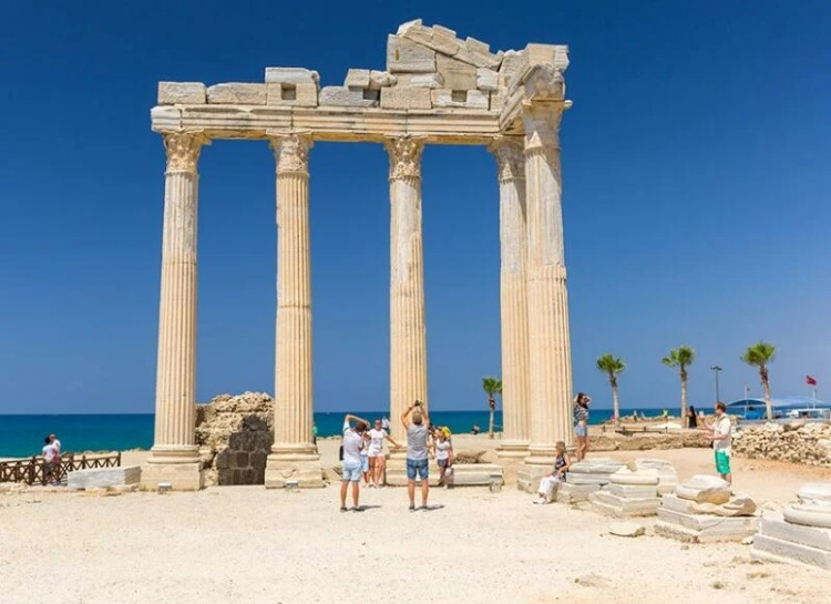 Anıtsal Çeşme – Side, Antalya