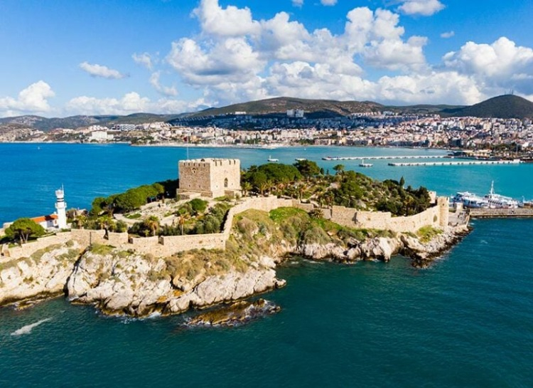 Güvercinada Plajı – Kuşadası, Aydın