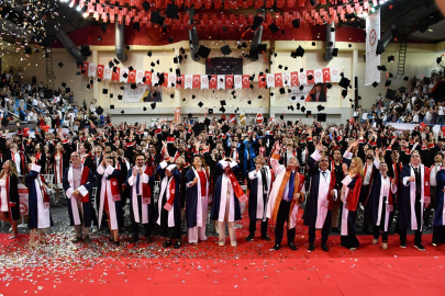 Adana Alparslan Türkeş Üniversitesinde Mezuniyet Sevinci
