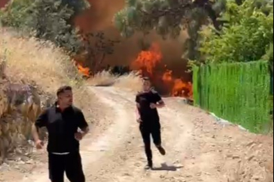 Bursa’da orman yangını yerleşim alanlarına sıçradı: Mahalle boşaltıldı