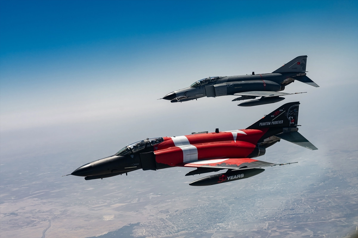 GÖK VATAN’DA GÖREV BAŞINDA: “ASENALAR FİLO” HAVADA YAKIT İKMALİYLE SINIR TANIMIYOR