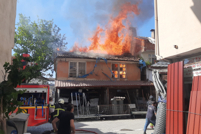 Samsun’da ahşap binada çıkan yangın söndürüldü