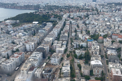 Antalya’da araç yoğunluğu rekor seviyelere ulaştı