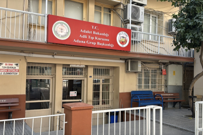 Adana'da ağaca çarpan motosikletin sürücüsü öldü