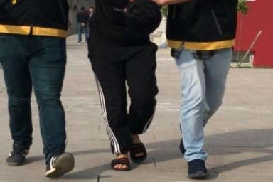 Adana'da yengesini bıçaklayarak öldüren şüpheli tutuklandı
