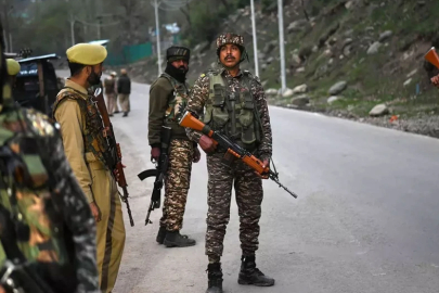 Pakistan’da askeri konvoya bombalı saldırı: 13 asker hayatını kaybetti