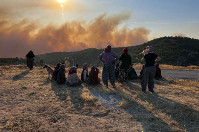 Akhisar'daki orman yangını ikinci gününde: Tahliyeler sürüyor, müdahale havadan ve karadan devam ediyor