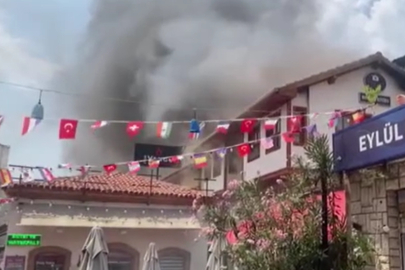 Antalya Tarihi Kaleiçi’nde korkutan yangın!
