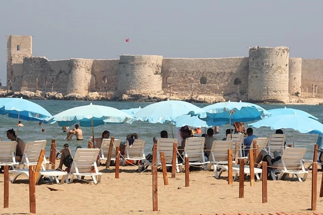 Mersin'in 11 Mavi Bayraklı Plajı Tatilcileri Bekliyor