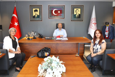 Adana İl Sağlık Müdürü Uzm. Dr. Halil Nacar, otizm farkındalığı için dernek temsilcileriyle bir araya geldi