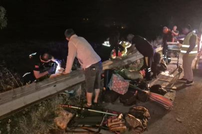 Anadolu Otoyolu'nda feci kaza: Tırın çarptığı minibüsteki 7 kişi yaralandı 