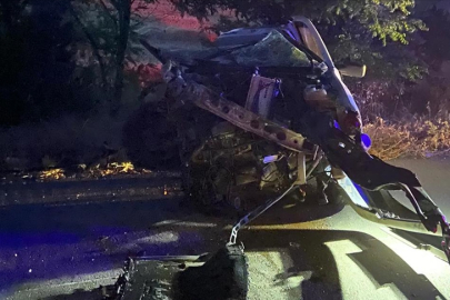 Balıkesir'de otomobilin tıra çarptığı kazada 4 kişi öldü