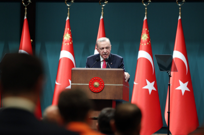 Cumhurbaşkanı Erdoğan'dan kanser hastalarına müjde, teröre karşı sert mesaj: Camımıza taş atana gülle atarız!