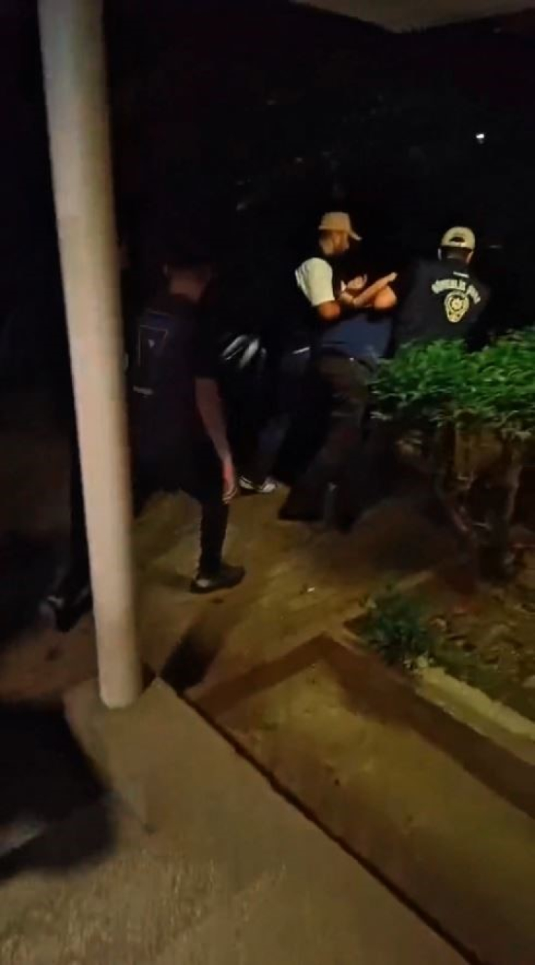 Hazreti Muhammed’in karikatürünü çizen dergi çalışanı gözaltına alındı 2