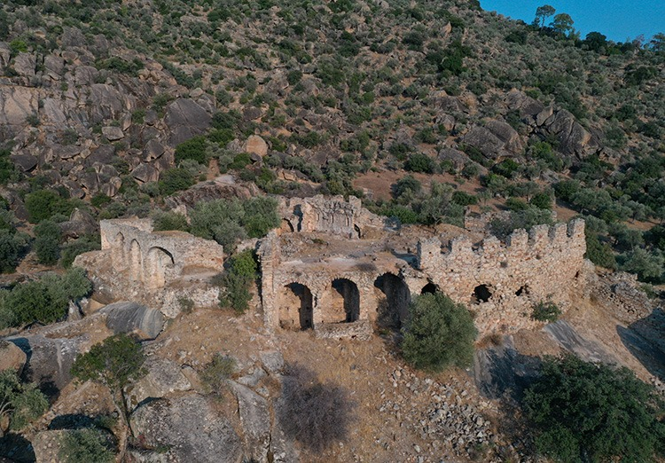 Bafa gölü ve Yedi Uyurlar Manastırı