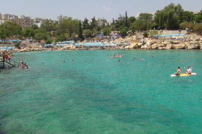 Yapraklı Koy tatilcilerin gözdesi oldu