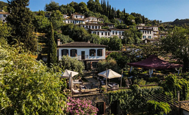 Terrace Houses – Şirince: İzmir’in En Şirin Köyünde Romantik Bir Tatil