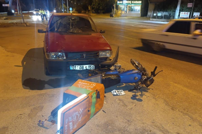 Otomobilin motosiklete çarptığı anlar kamerada