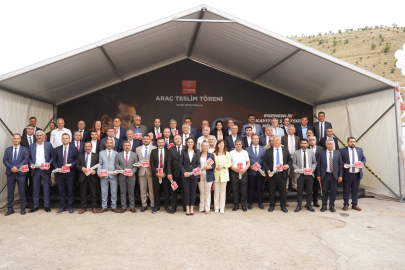 Türkiye Belediyeler Birliği, 62 belediyeye hizmet aracı hibe etti