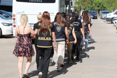 Antalya’da “Gece Avı” operasyonu: Fuhuş bahanesiyle gasp yapan 28 şüpheli yakalandı